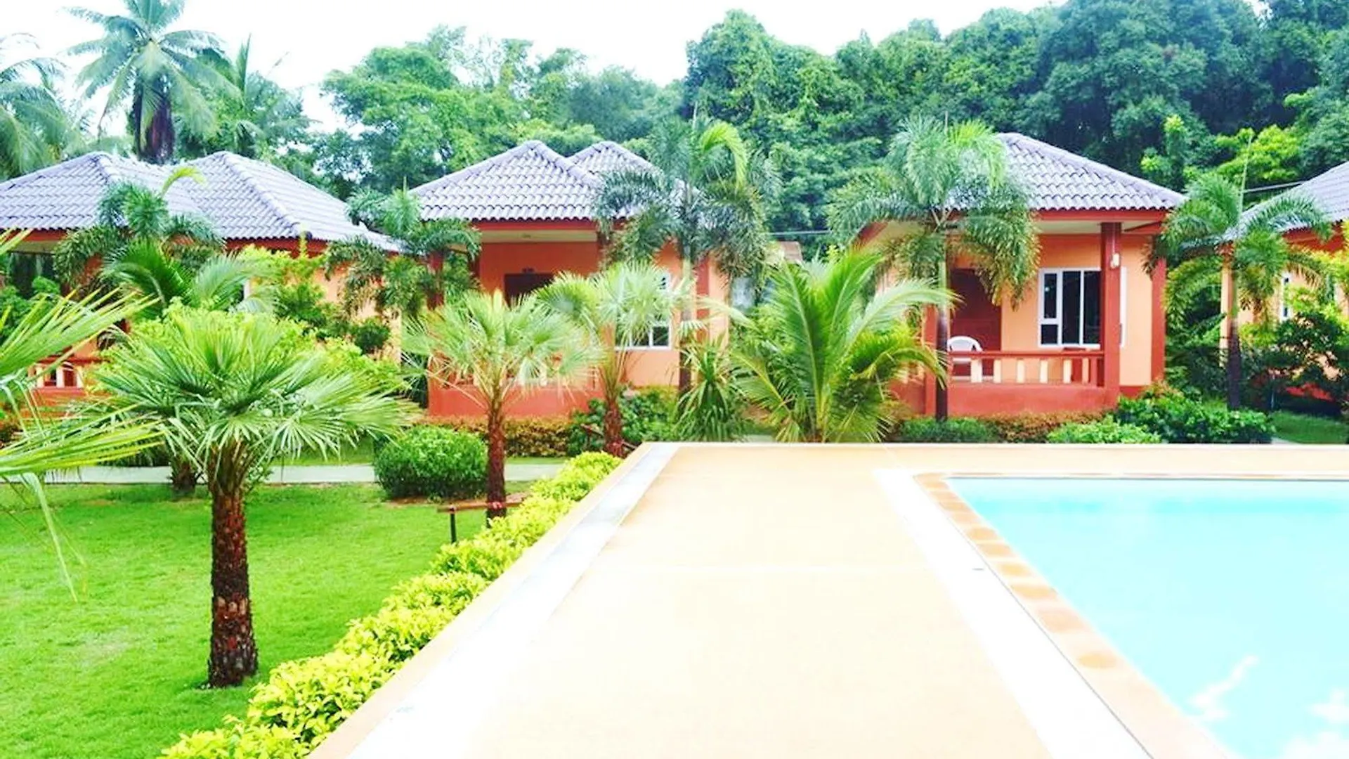 Peaceful Resort , Long Beach - Koh Lanta Thailand