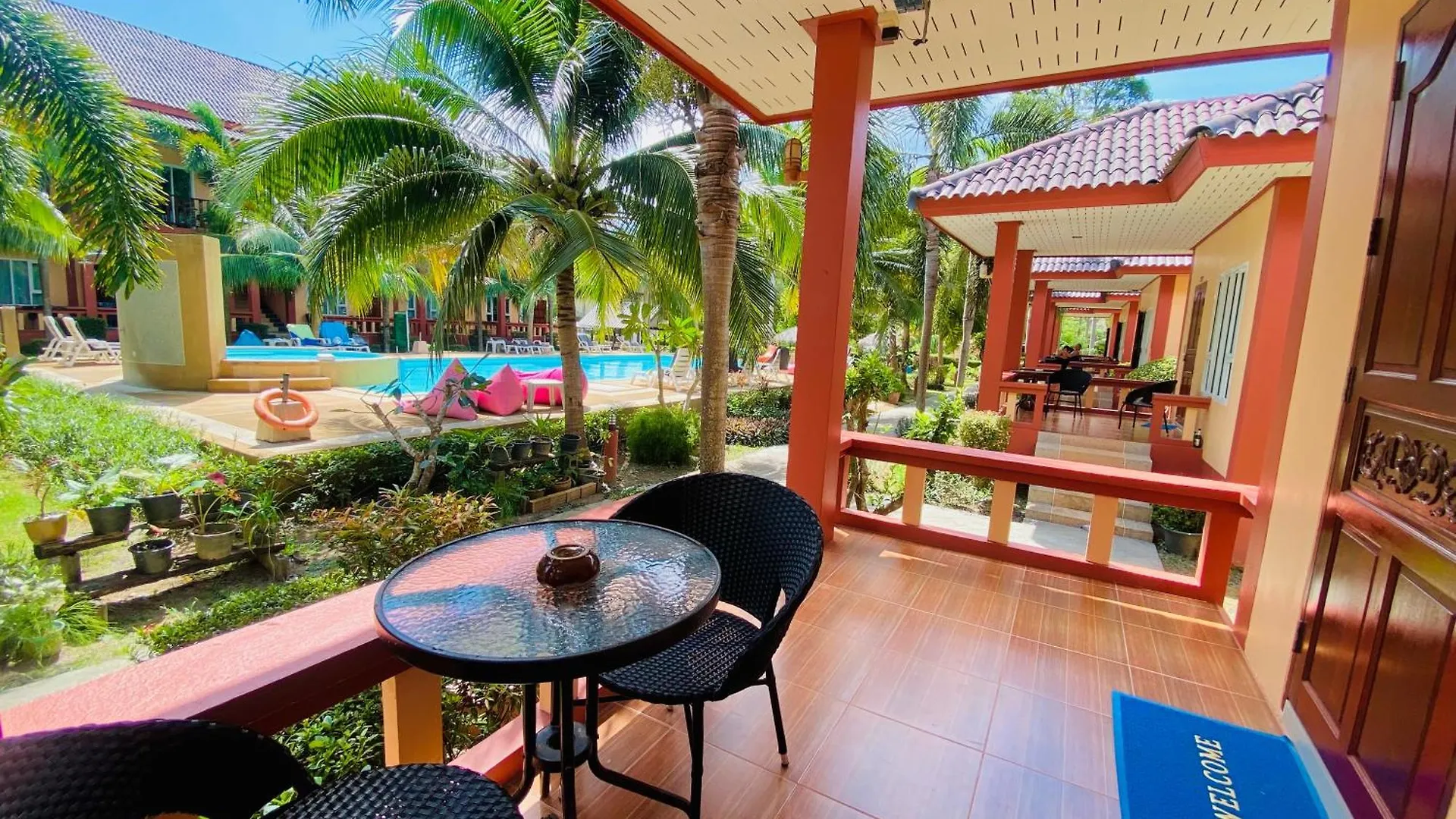 ***  Peaceful Resort , Long Beach - Koh Lanta Thailand